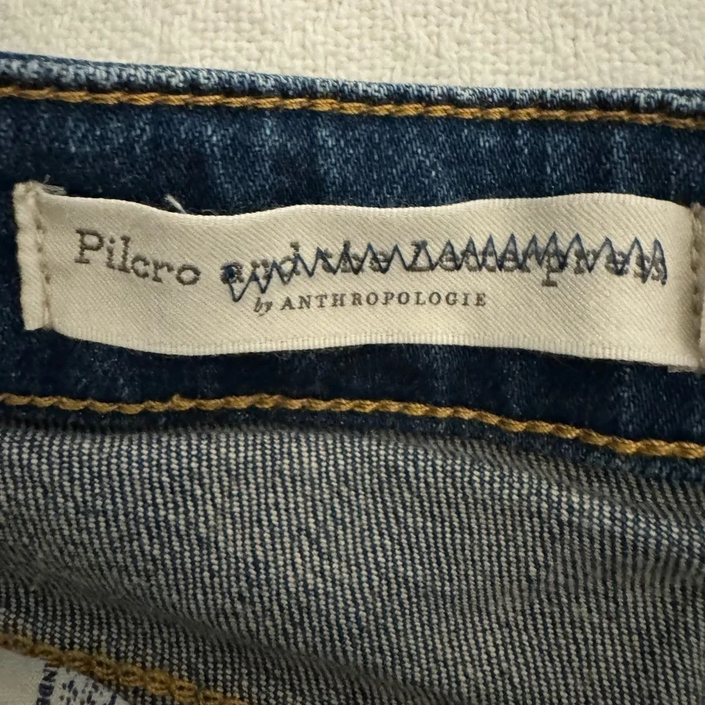 PILCRO ANTHRO Mid-Rise Slim Cutoff Jean Shorts. Size 28 - Picture 4 of 8